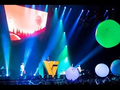 توپ‌های درخشان LED RGB با ابعاد 1 متر و 80 سانتی‌متر و 50 سانتی‌متر: ایده‌آل برای رویدادهای بزرگ، کنسرت‌ها و جشنواره‌های موسیقی