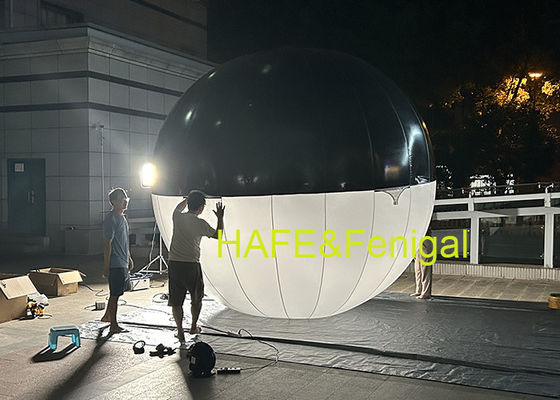 فیلمسازان برای آویزان کردن چراغ های بادکنکی LED دو رنگی