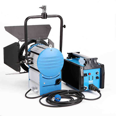 چراغ استودیو 5500k-5600k چراغ استودیو 1200W HMI Fresnel در روز نور بالا با سرعت بالا سوسو زدن